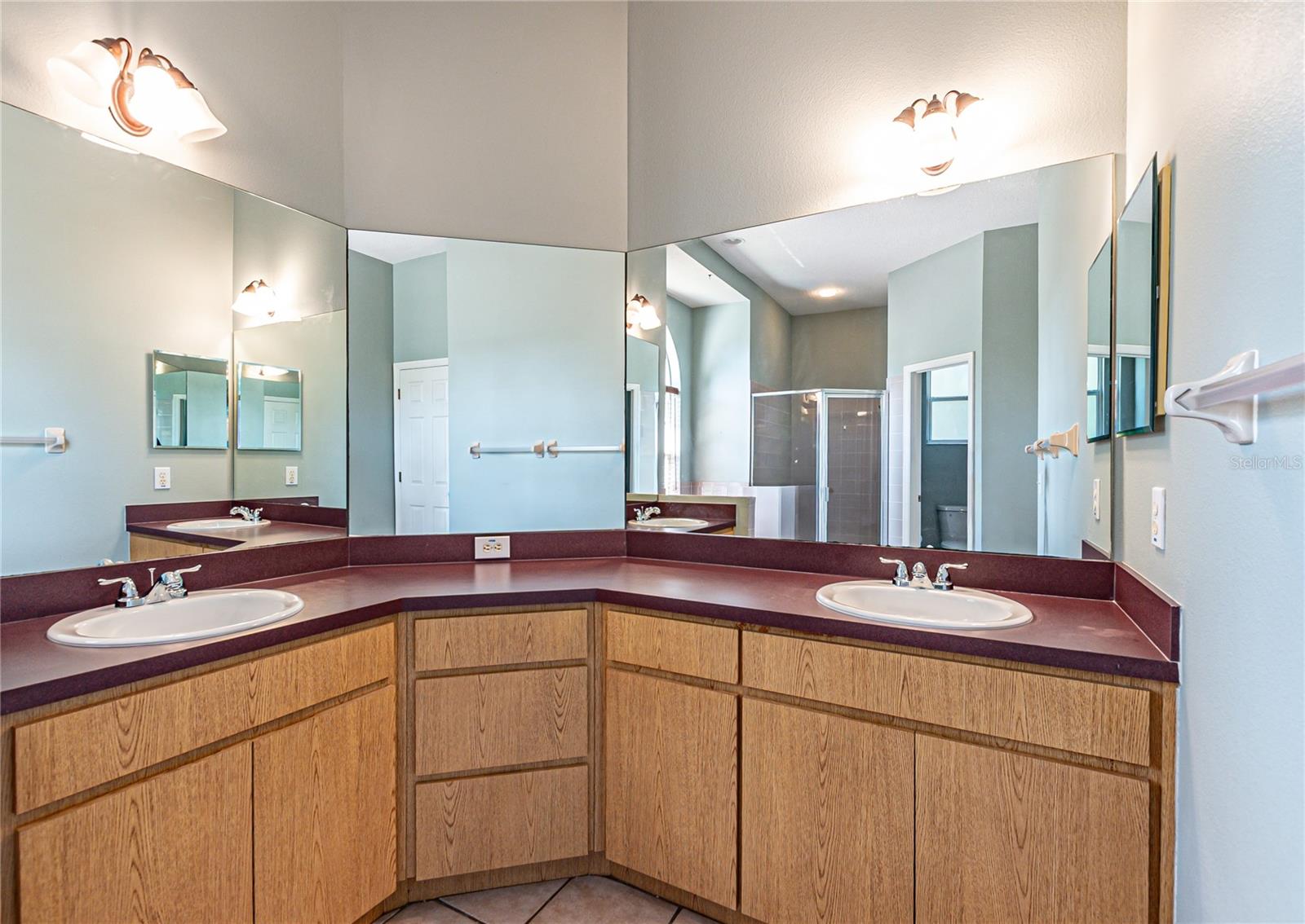 7629 WESTPOINT DR, WESLEY CHAPEL, FL, 33544