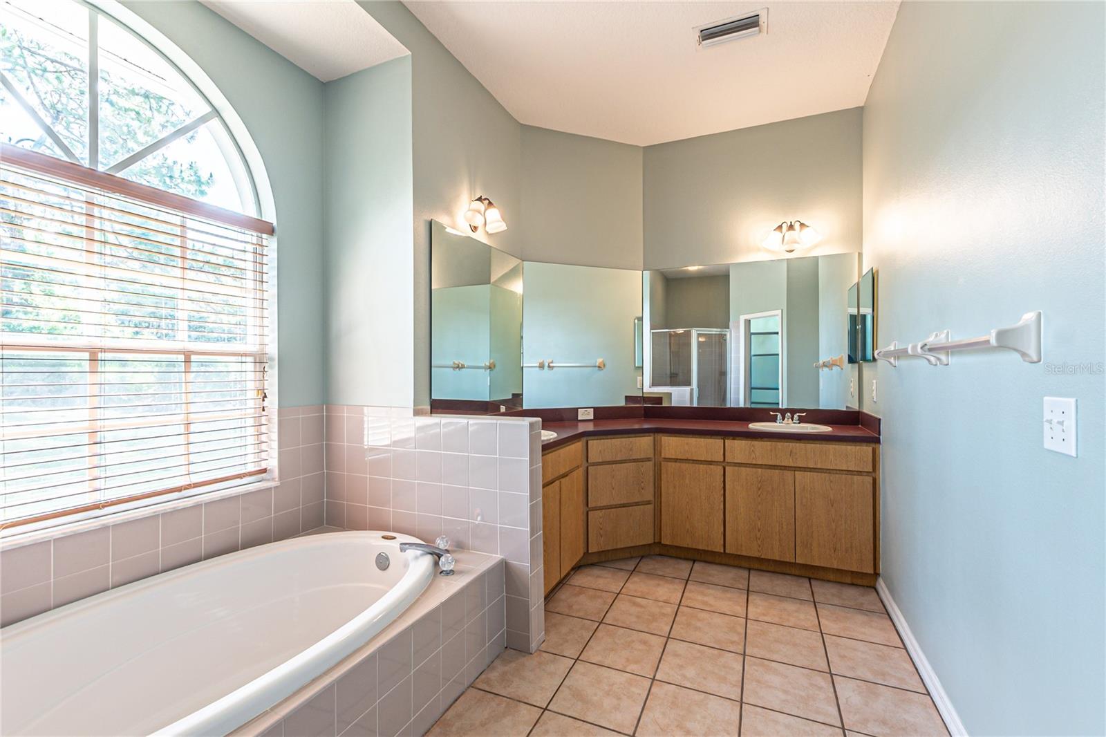 7629 WESTPOINT DR, WESLEY CHAPEL, FL, 33544