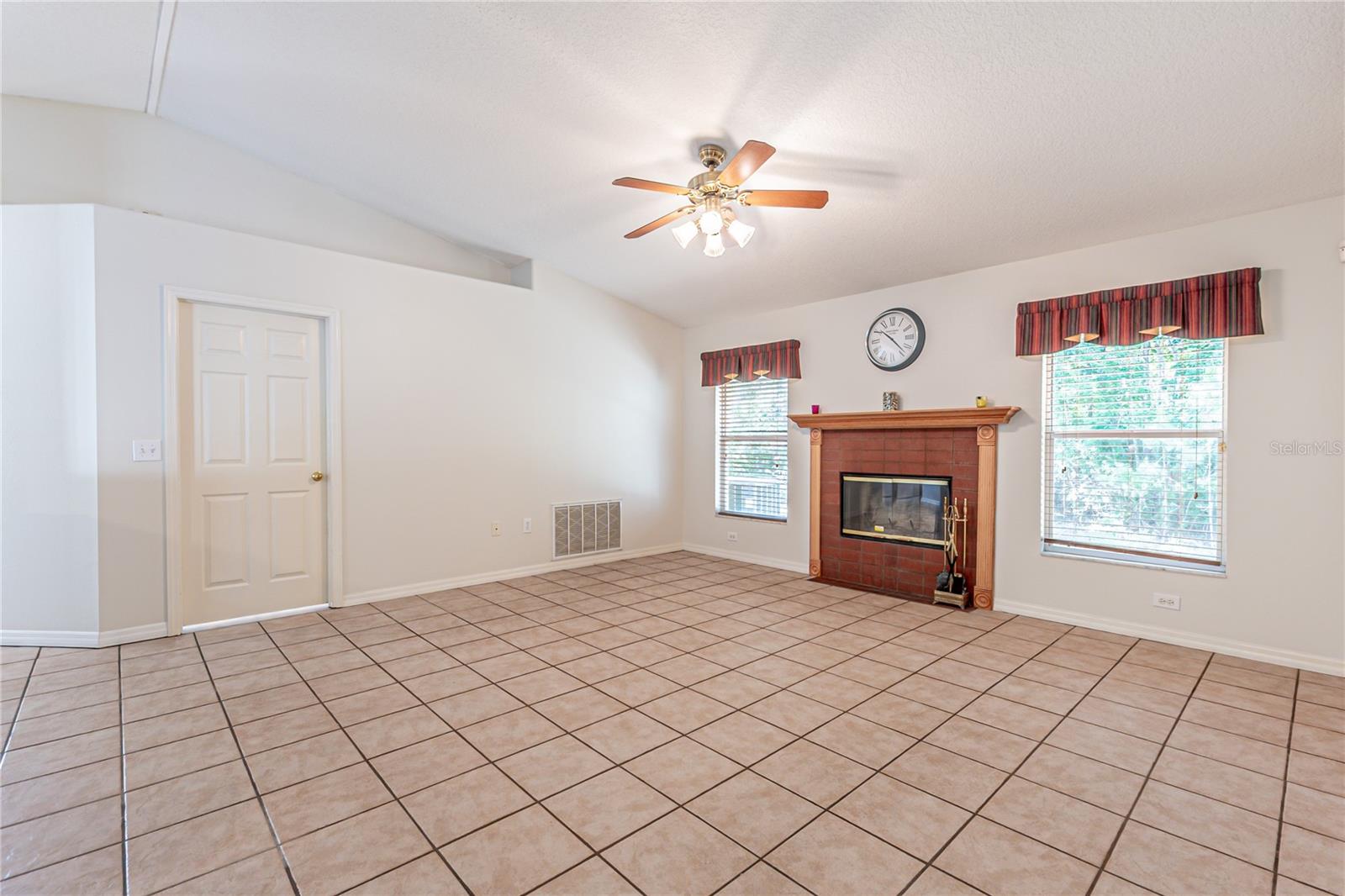 7629 WESTPOINT DR, WESLEY CHAPEL, FL, 33544