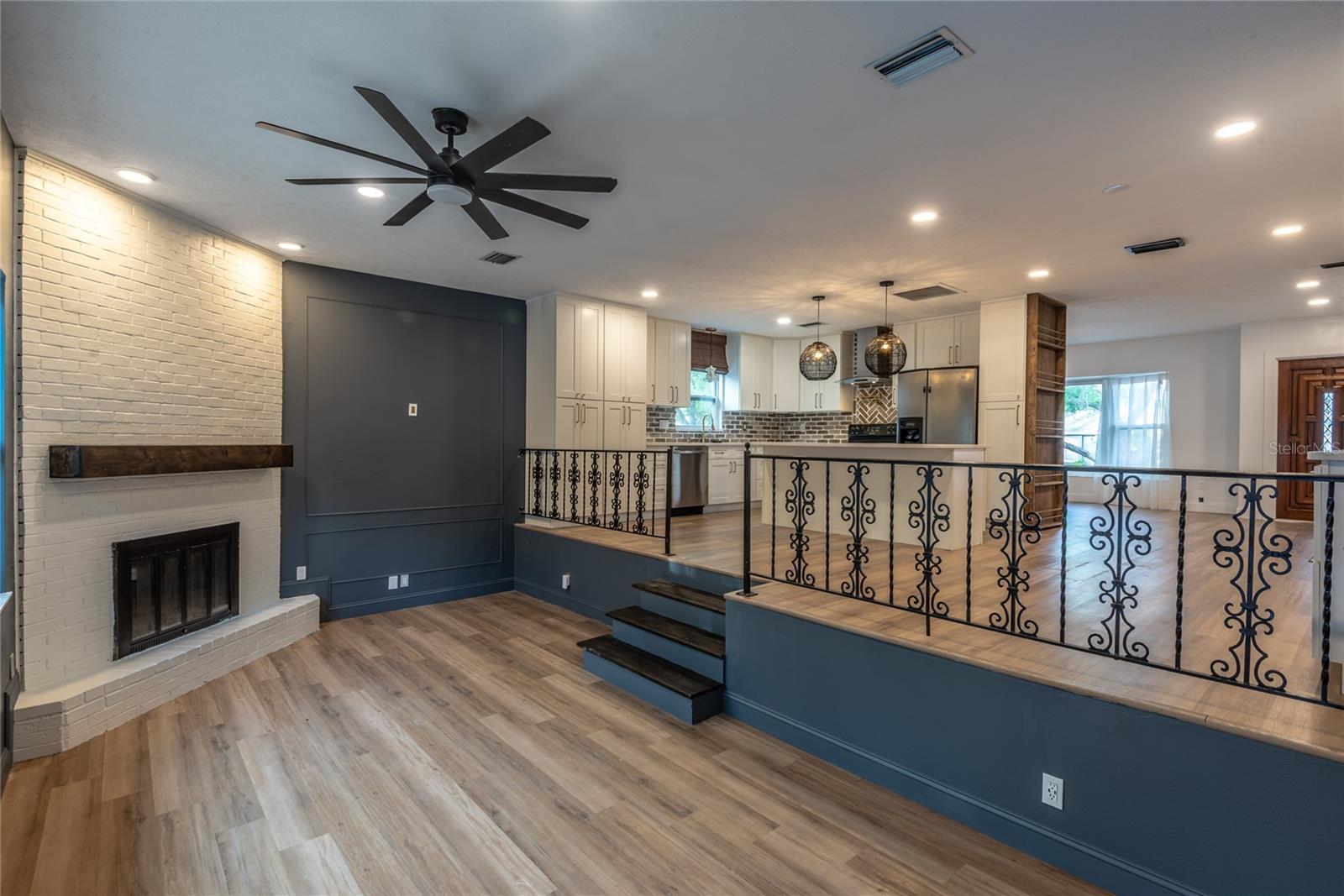 518 CRESTOVER DR, TAMPA, FL, 33617