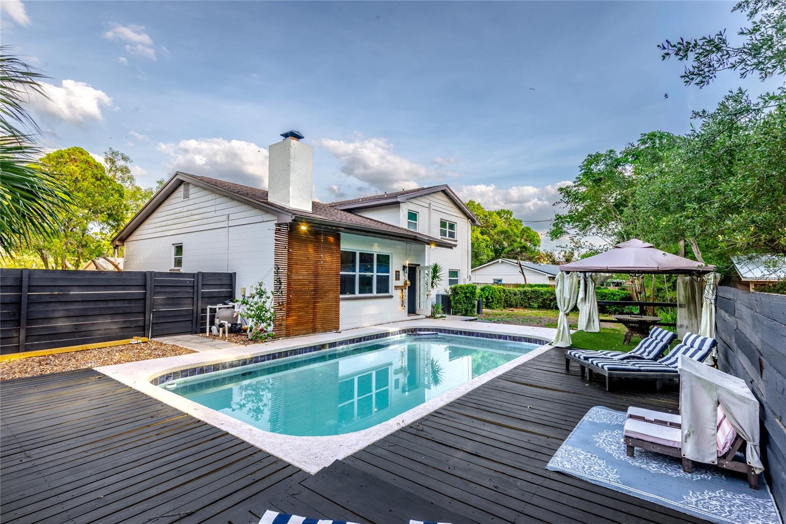 518 CRESTOVER DR, TAMPA, FL, 33617