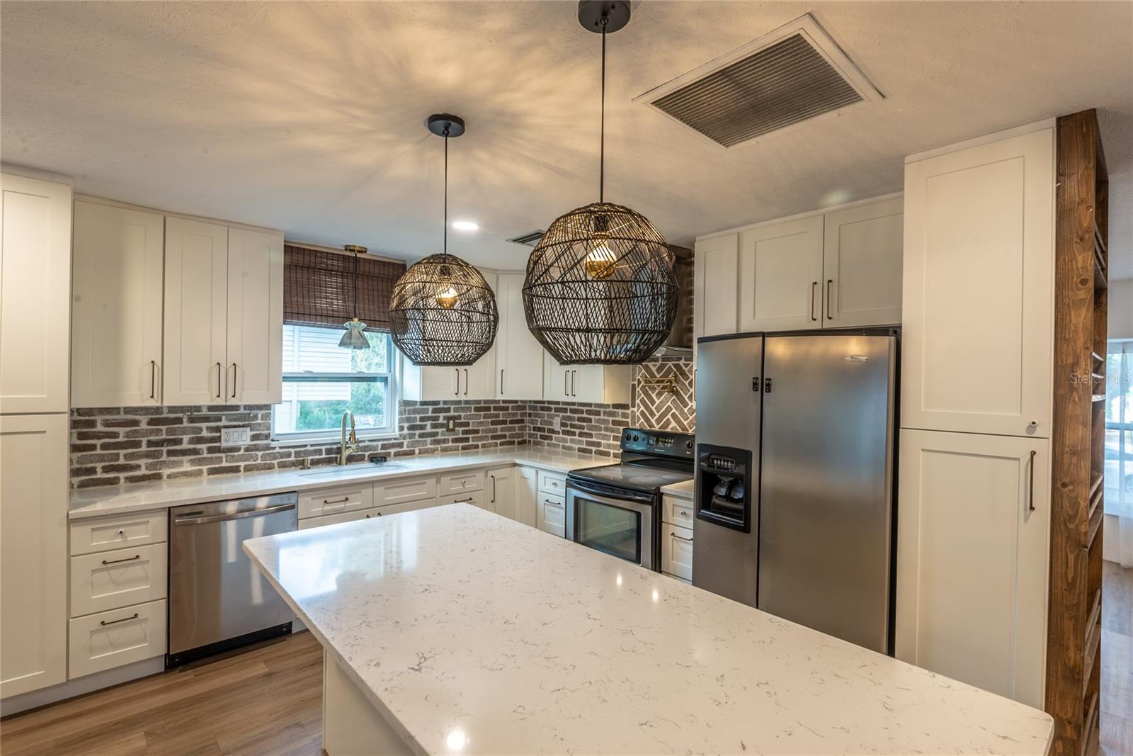 518 CRESTOVER DR, TAMPA, FL, 33617
