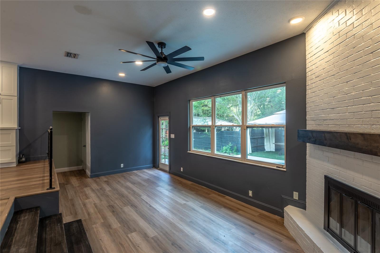 518 CRESTOVER DR, TAMPA, FL, 33617