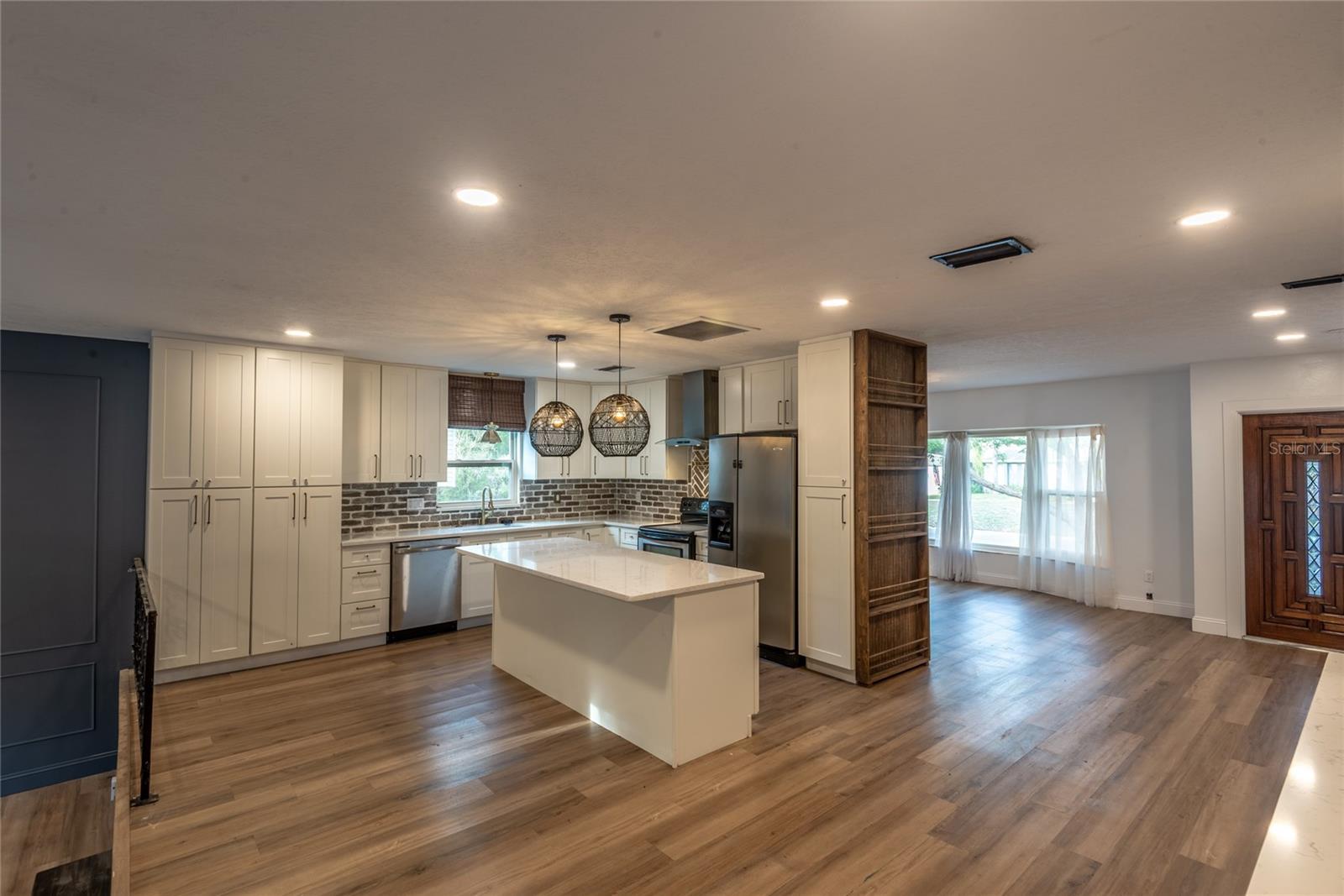 518 CRESTOVER DR, TAMPA, FL, 33617