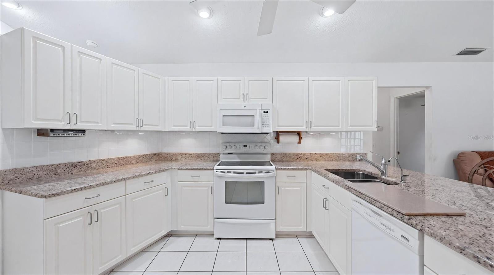 6157 55TH AVENUE CIR E, BRADENTON, FL, 34203