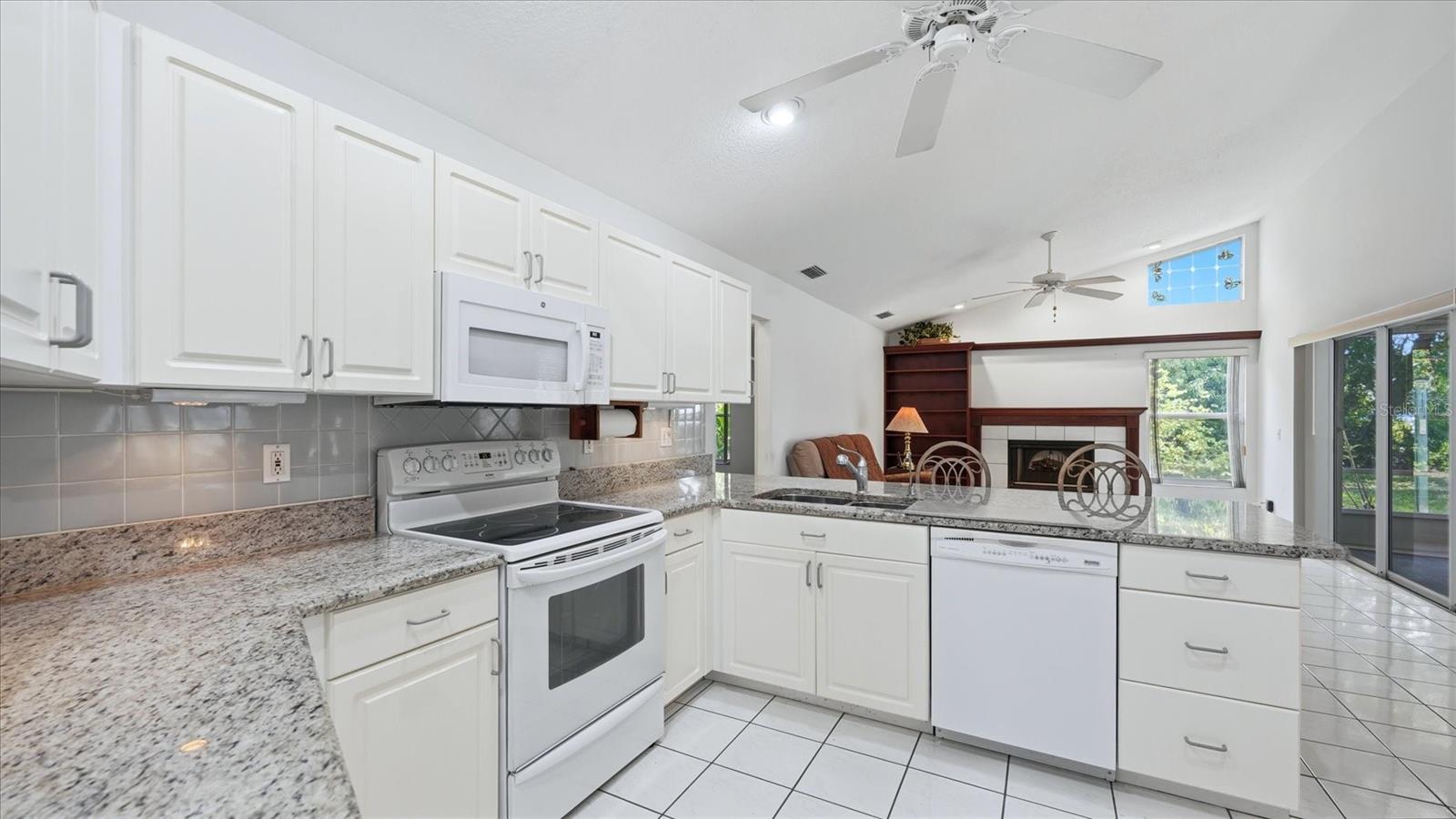 6157 55TH AVENUE CIR E, BRADENTON, FL, 34203