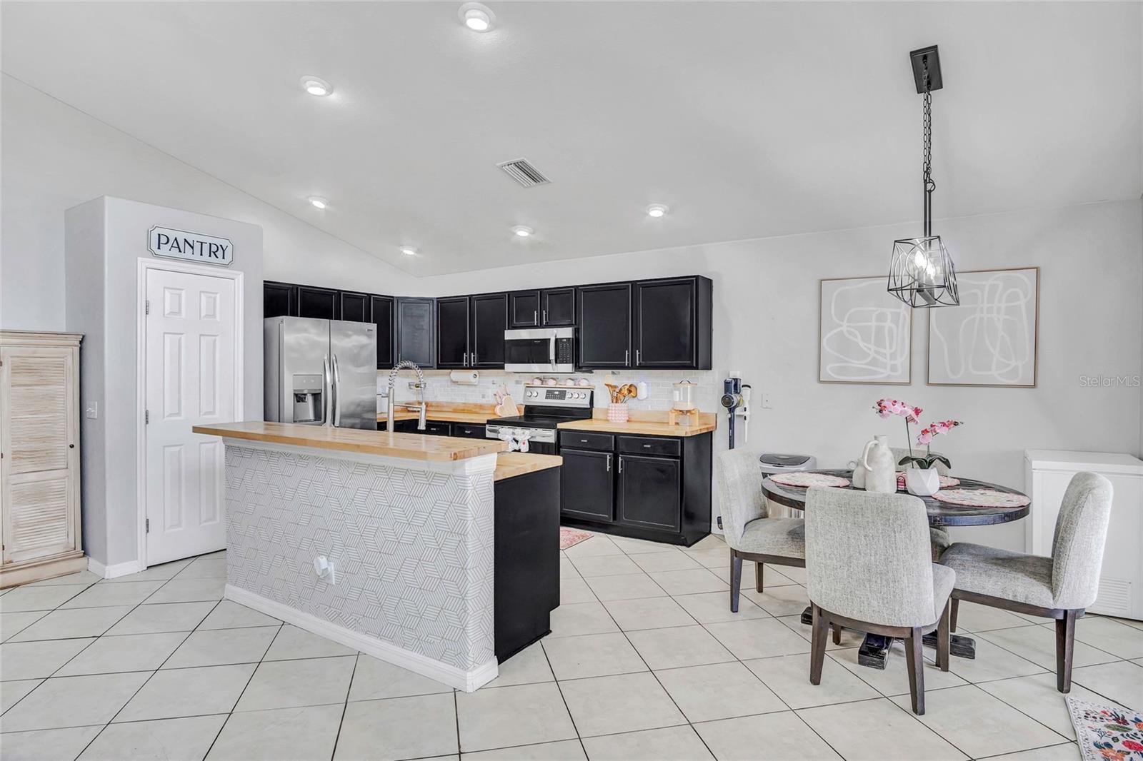 8335 ADELE RD, LAKELAND, FL, 33810