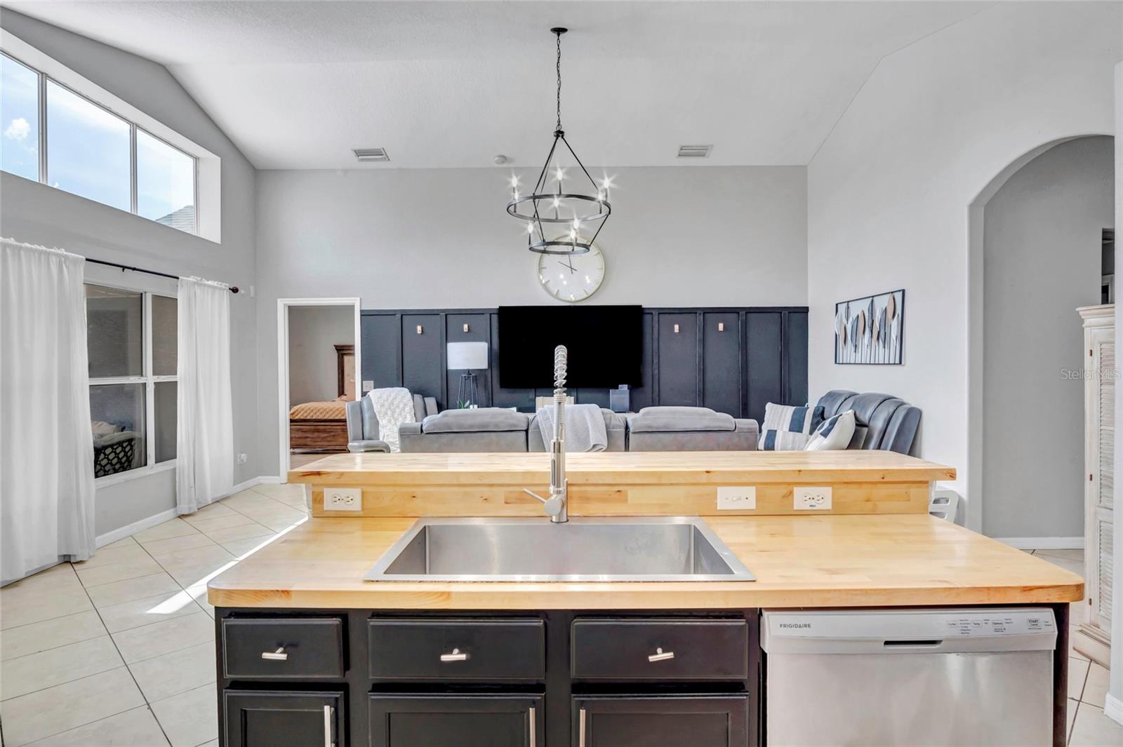 8335 ADELE RD, LAKELAND, FL, 33810