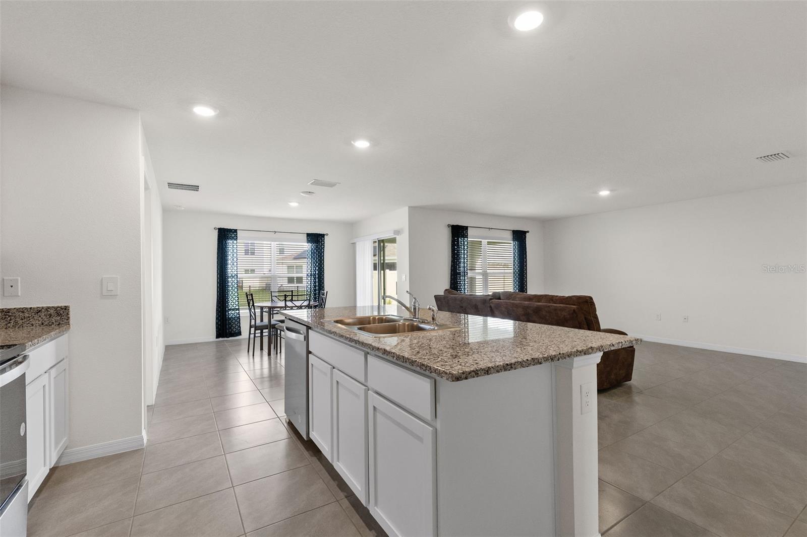 37207 SHARKS EYE LN, ZEPHYRHILLS, FL, 33541