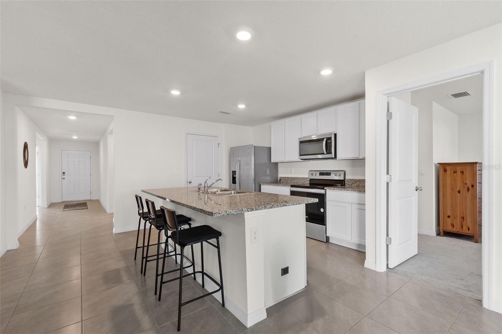 37207 SHARKS EYE LN, ZEPHYRHILLS, FL, 33541