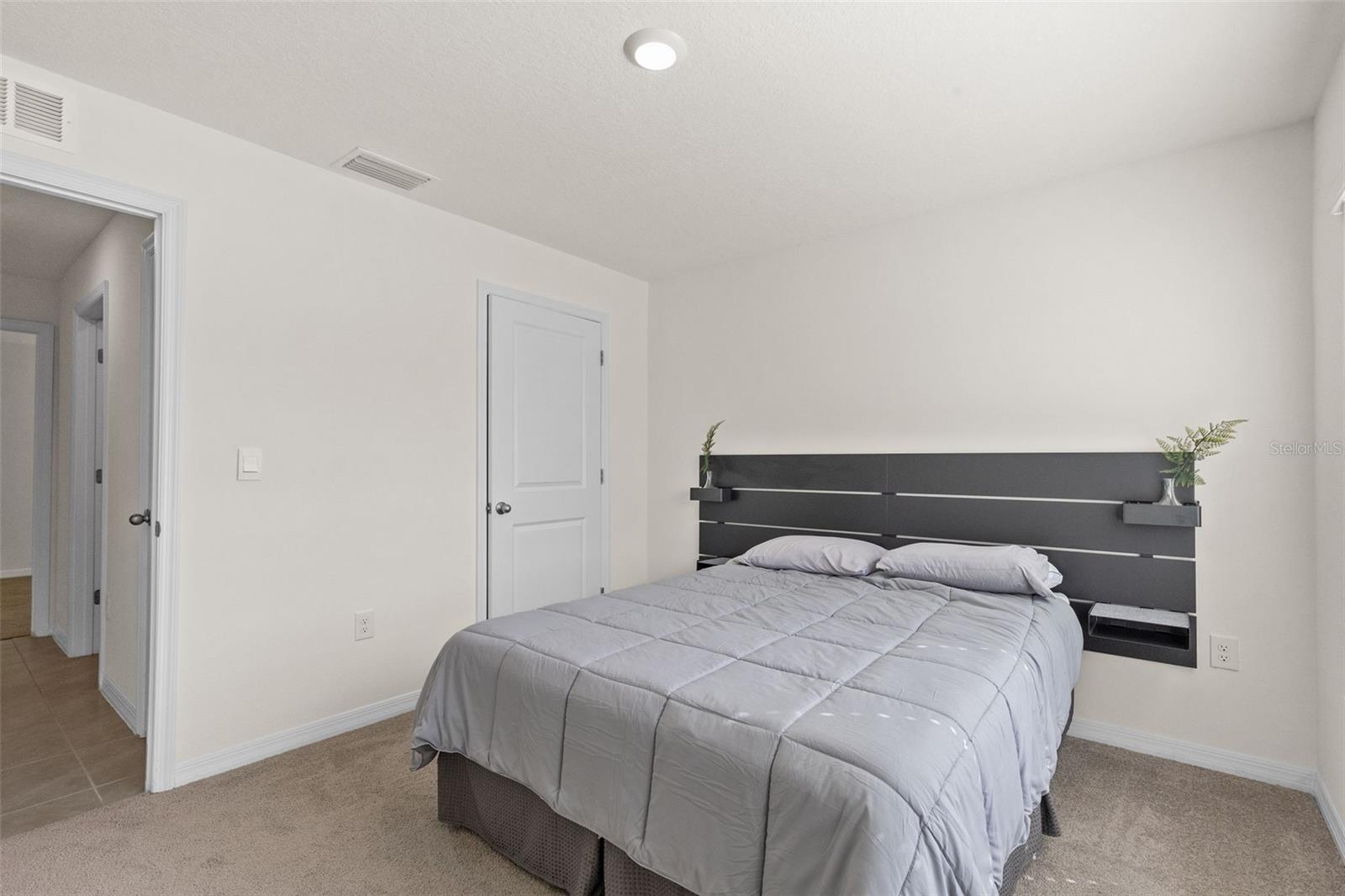 37207 SHARKS EYE LN, ZEPHYRHILLS, FL, 33541