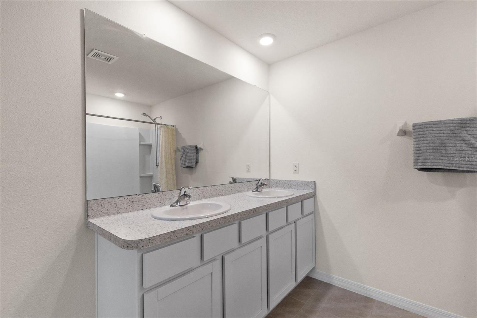 37207 SHARKS EYE LN, ZEPHYRHILLS, FL, 33541