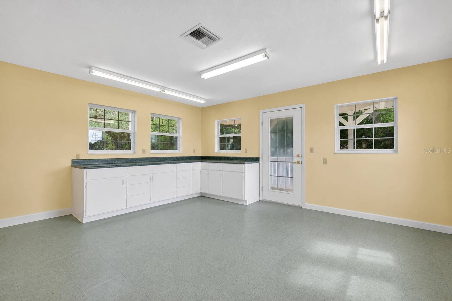 493 MALAUKA LOOP, OCKLAWAHA, FL, 32179