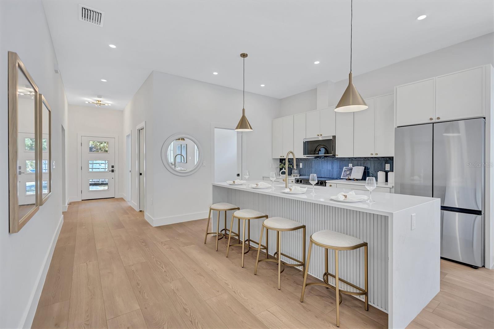 3109 QUEEN ST N, ST PETERSBURG, FL, 33713
