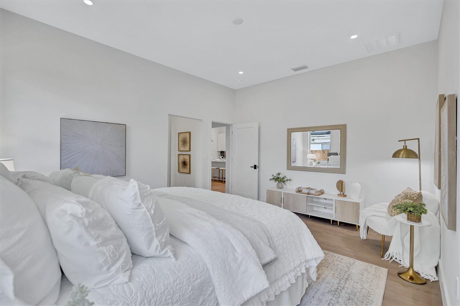 3109 QUEEN ST N, ST PETERSBURG, FL, 33713