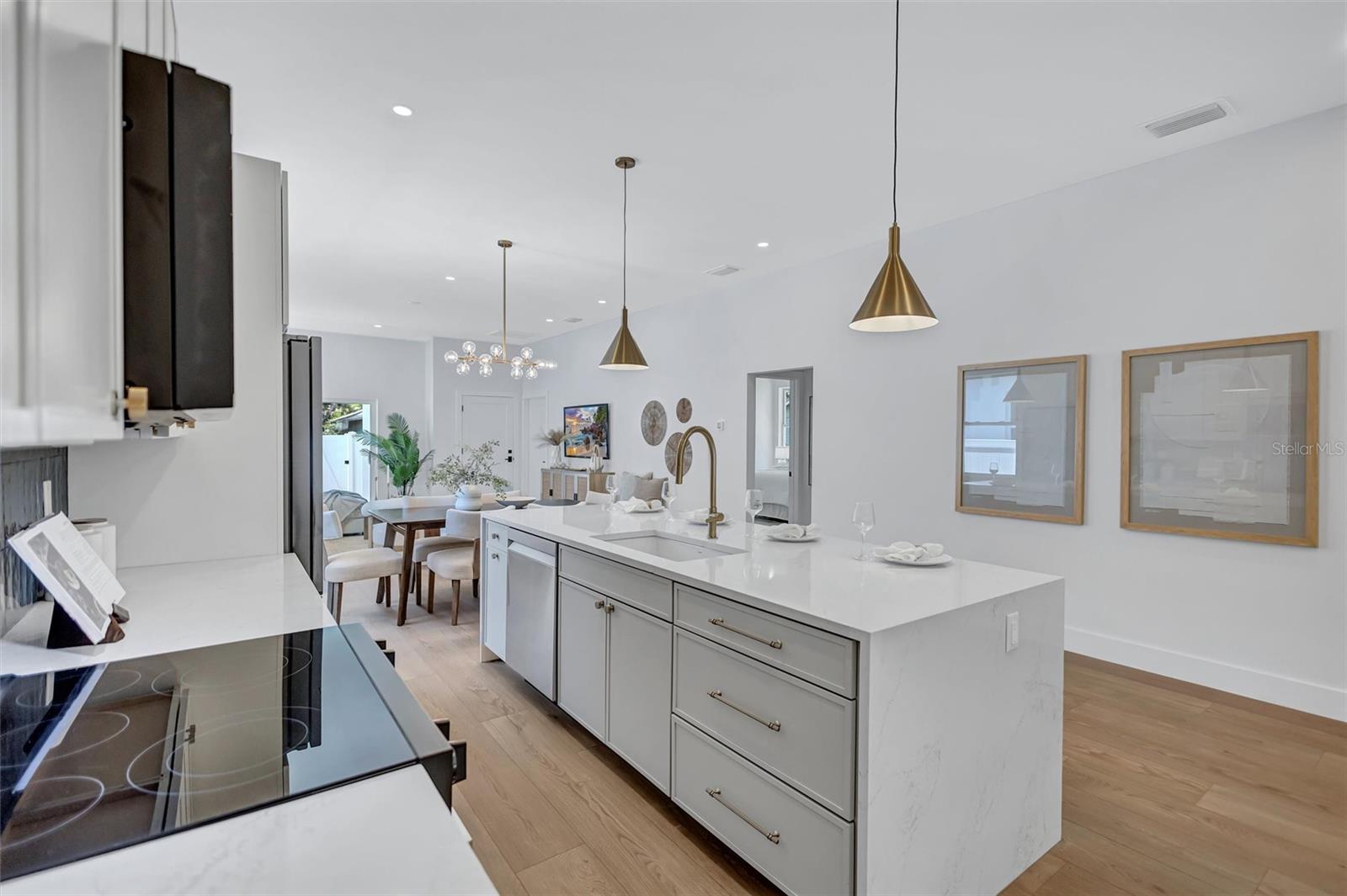 3109 QUEEN ST N, ST PETERSBURG, FL, 33713