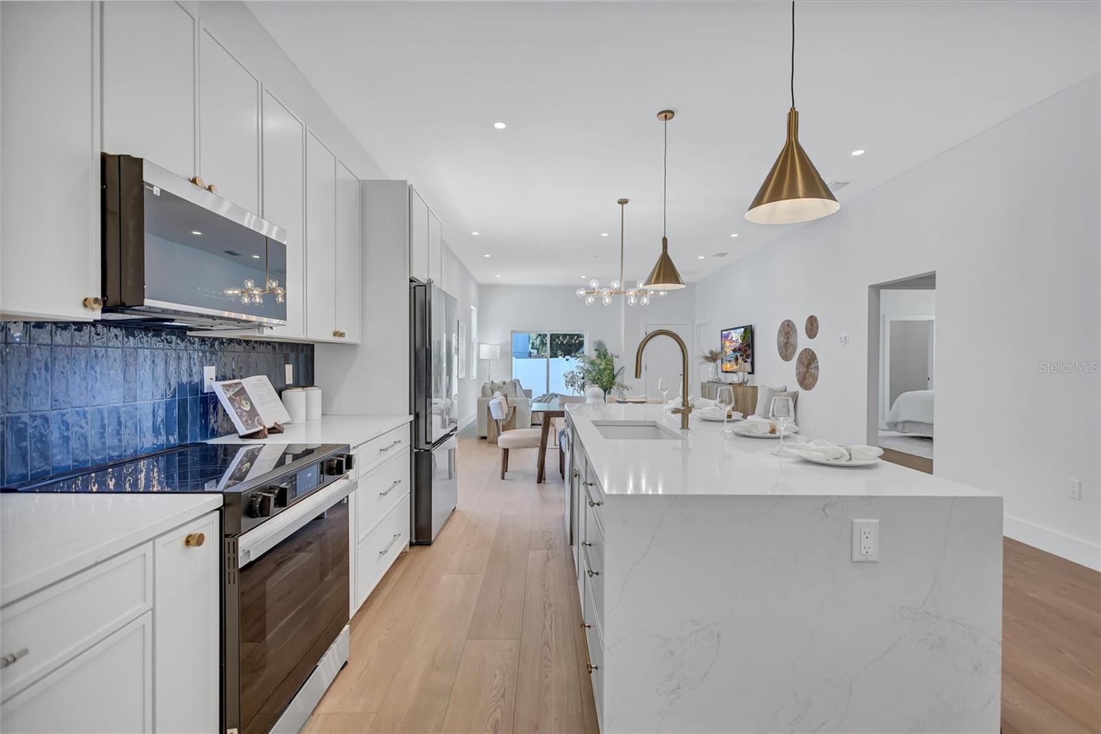 3109 QUEEN ST N, ST PETERSBURG, FL, 33713