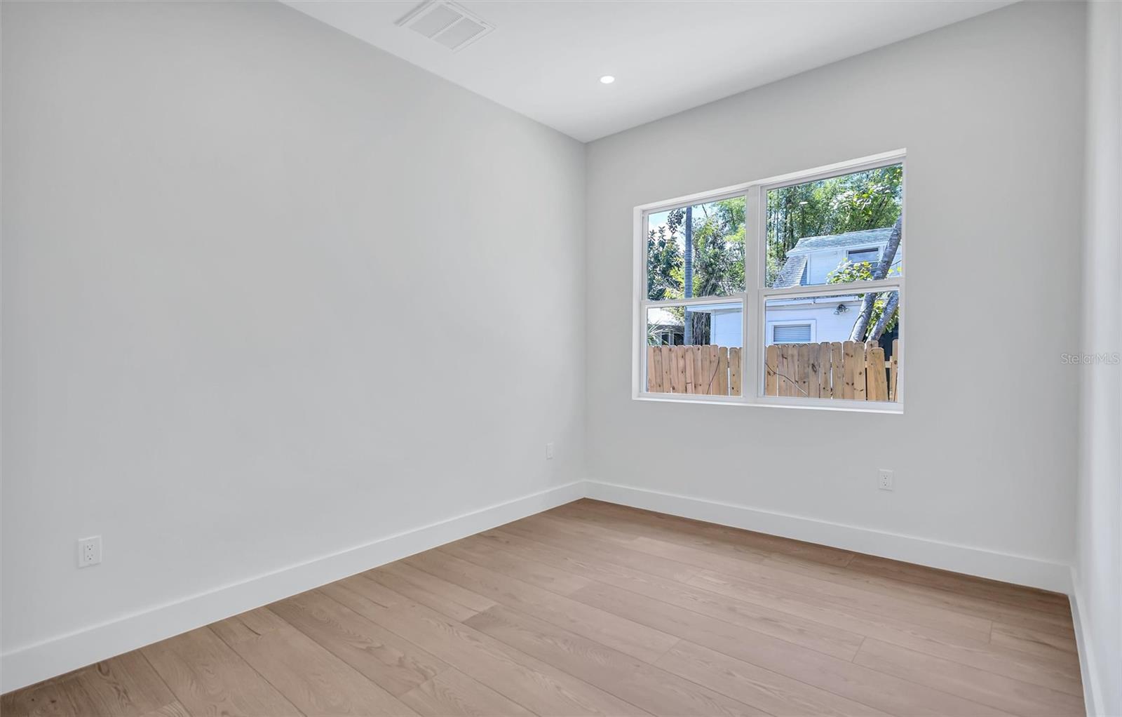 3109 QUEEN ST N, ST PETERSBURG, FL, 33713