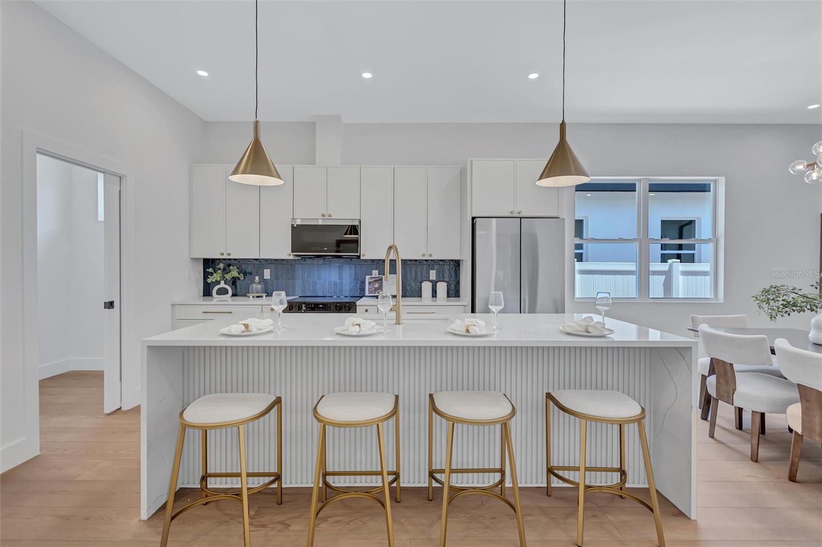 3109 QUEEN ST N, ST PETERSBURG, FL, 33713