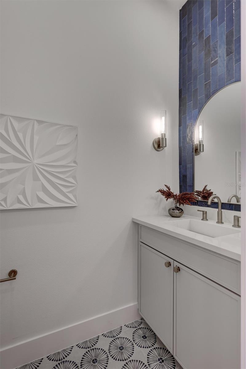 3109 QUEEN ST N, ST PETERSBURG, FL, 33713