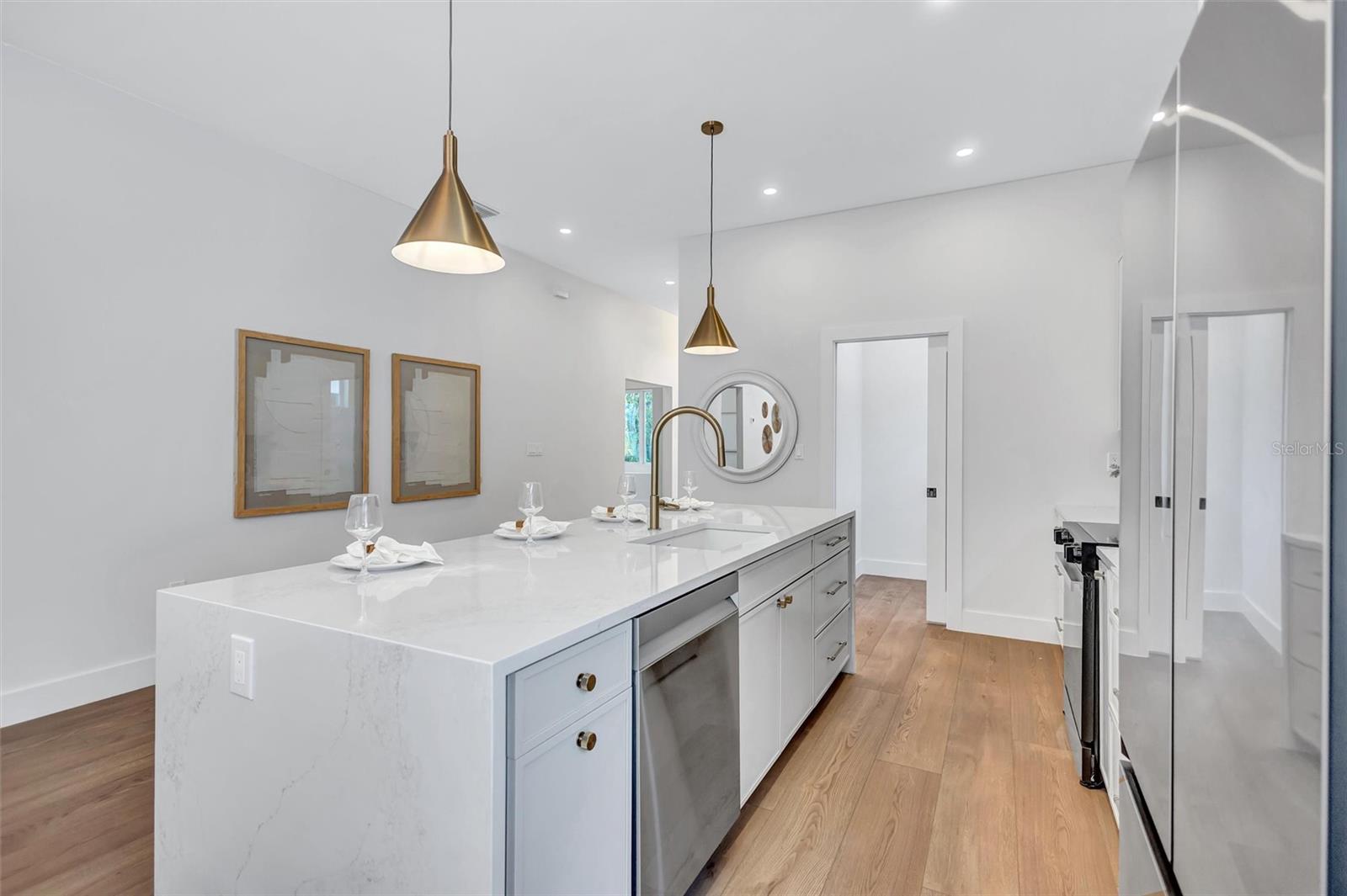 3109 QUEEN ST N, ST PETERSBURG, FL, 33713