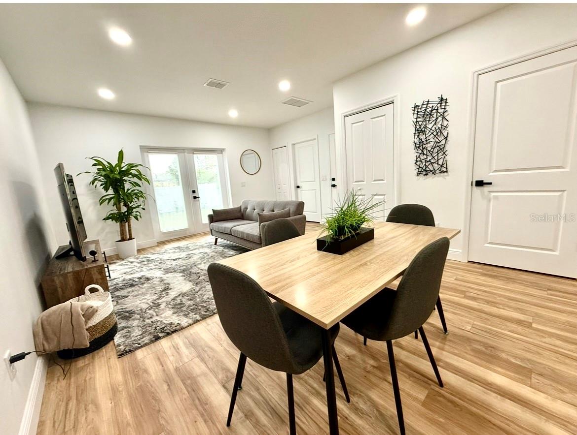 8106 N GREENWOOD AVE, TAMPA, FL, 33604