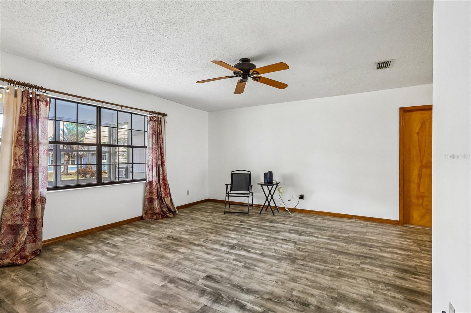 931 CR 457A, LAKE PANASOFFKEE, FL, 33538