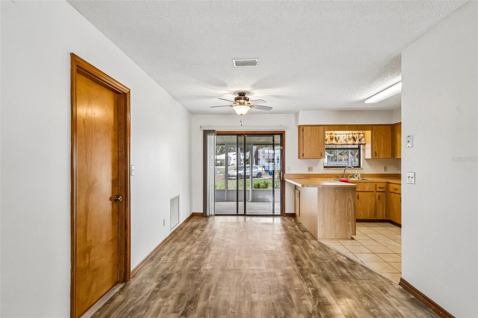 931 CR 457A, LAKE PANASOFFKEE, FL, 33538