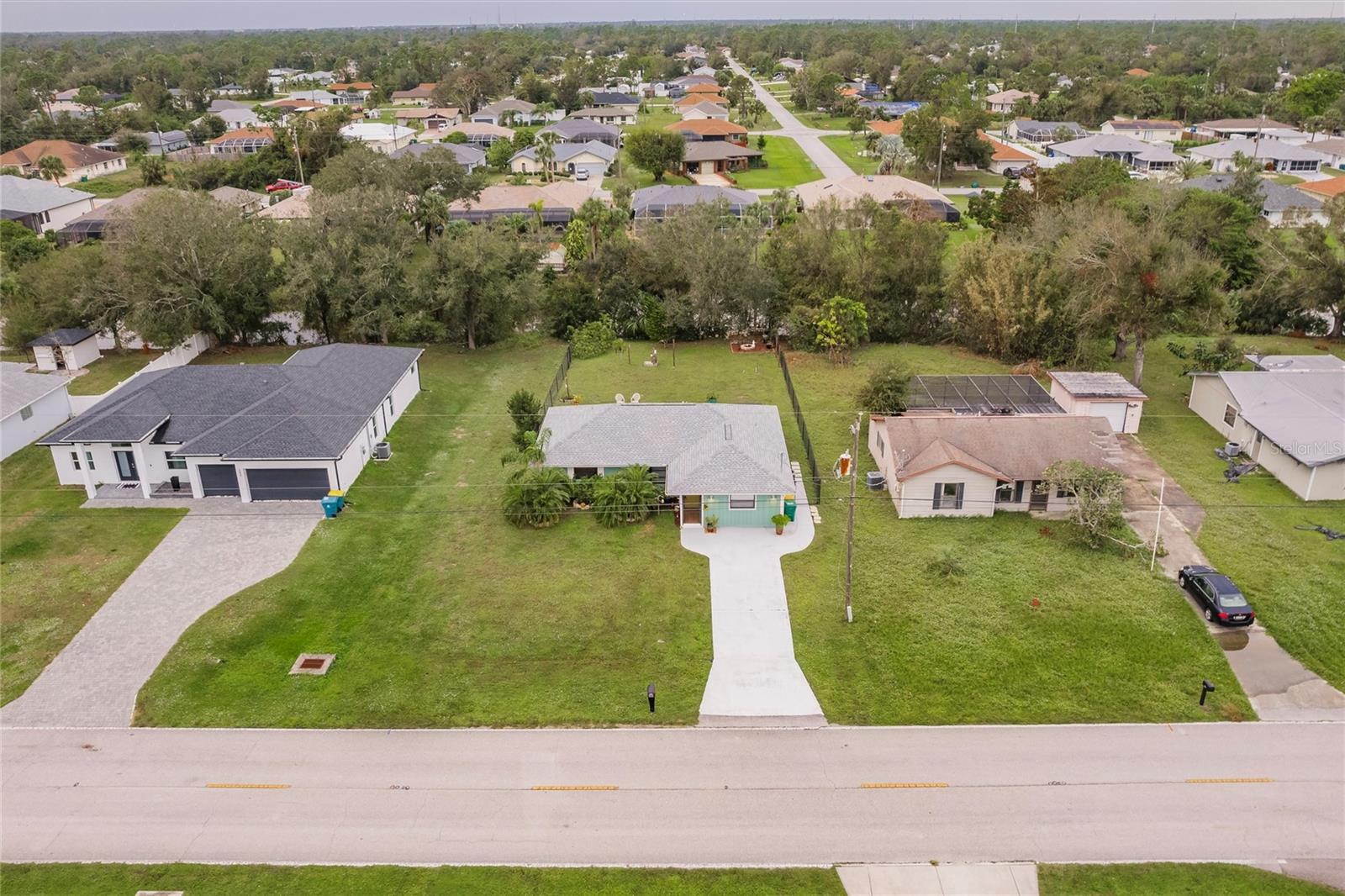 335 HARBOR BLVD, PORT CHARLOTTE, FL, 33954