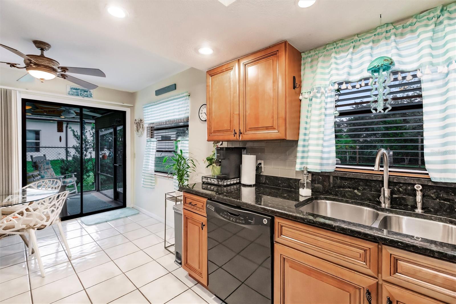 335 HARBOR BLVD, PORT CHARLOTTE, FL, 33954