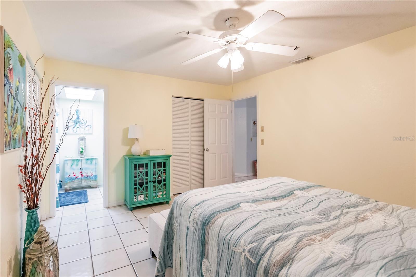335 HARBOR BLVD, PORT CHARLOTTE, FL, 33954