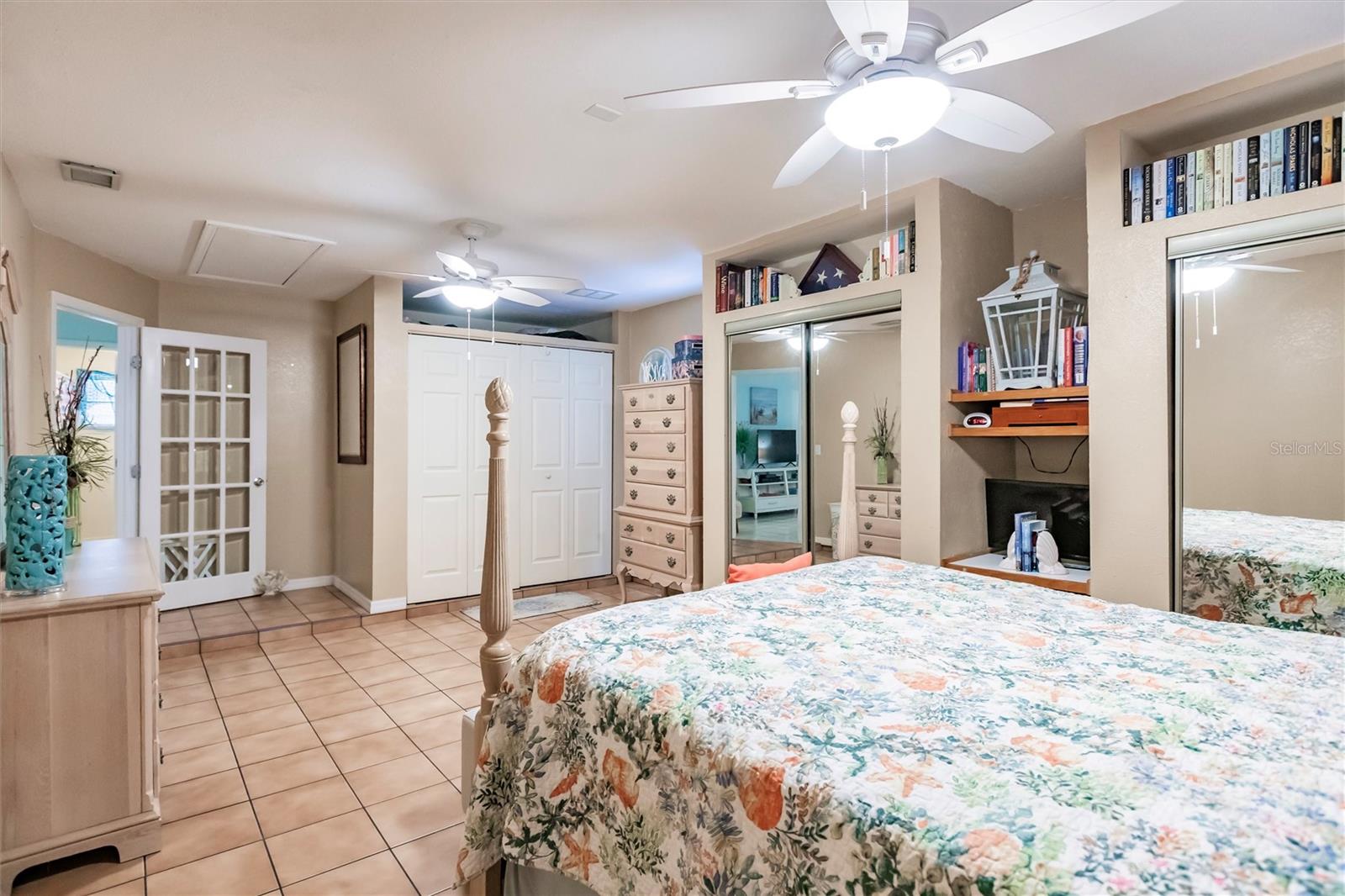 335 HARBOR BLVD, PORT CHARLOTTE, FL, 33954