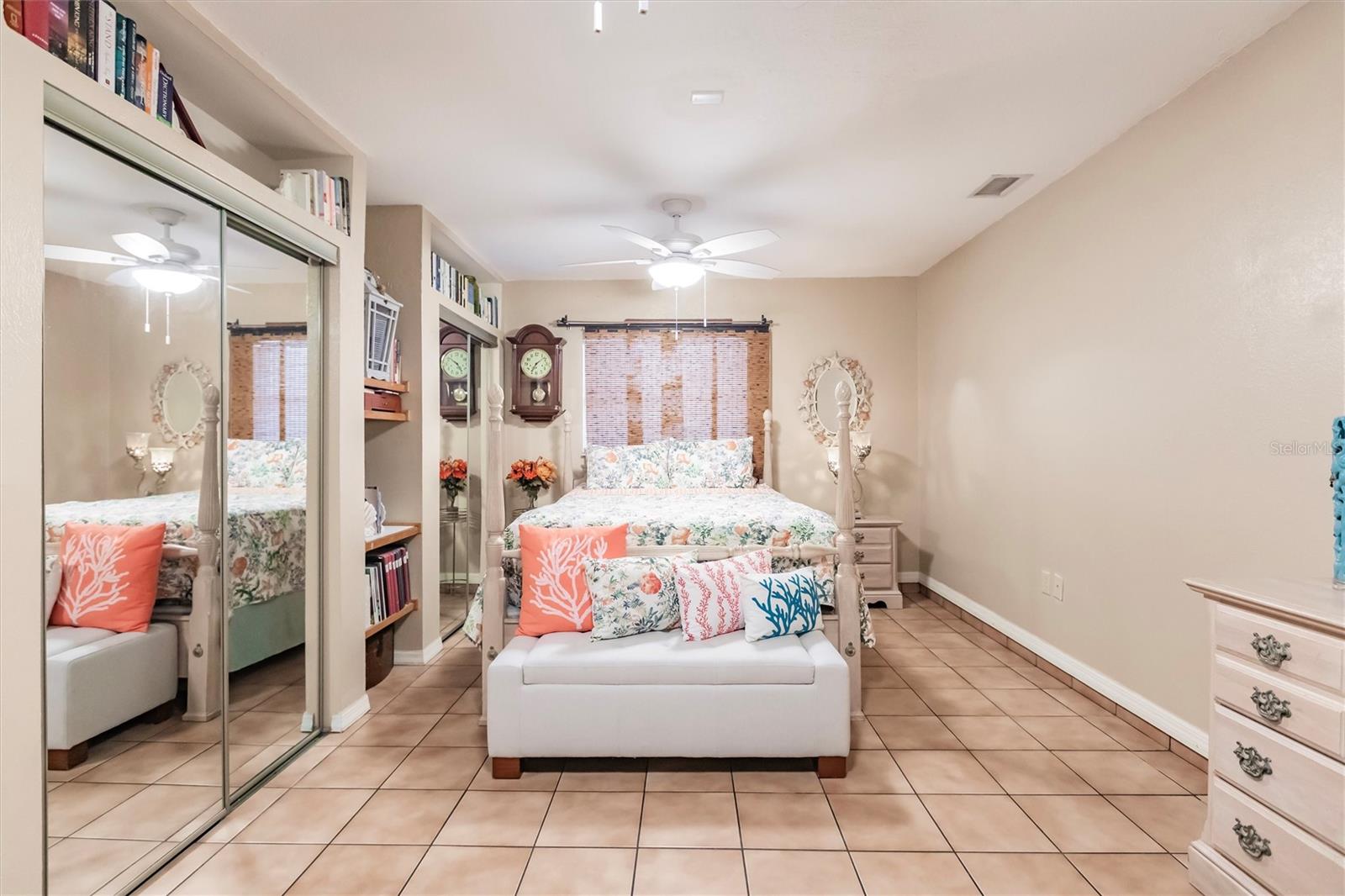 335 HARBOR BLVD, PORT CHARLOTTE, FL, 33954