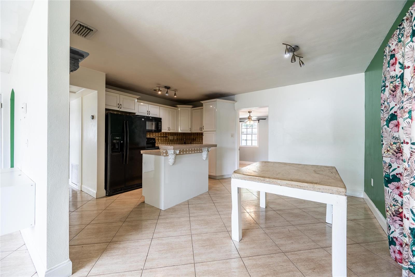 251 PINE TREE DR, CASSELBERRY, FL, 32707