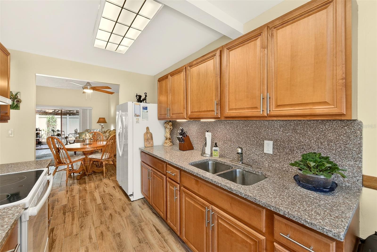 2064 SUNSET POINT RD #73, CLEARWATER, FL, 33765