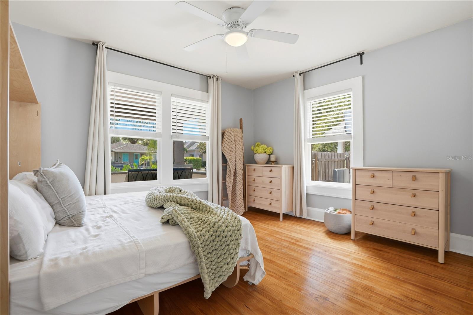 1011 14TH ST N, ST PETERSBURG, FL, 33705