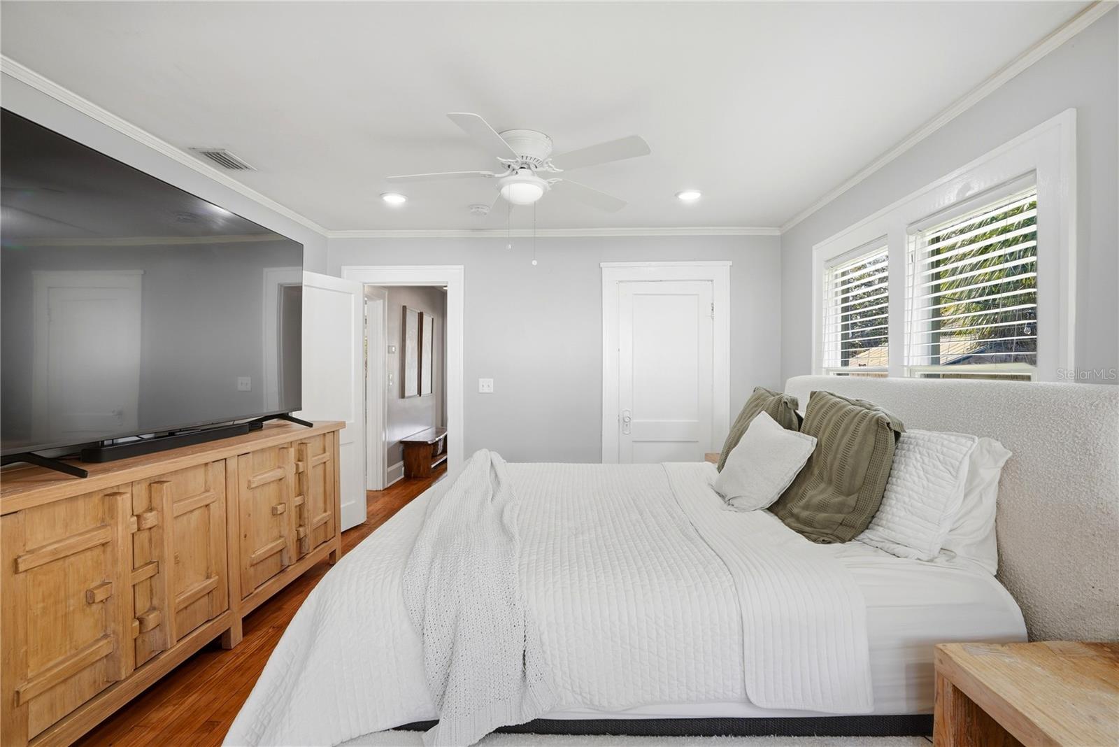 1011 14TH ST N, ST PETERSBURG, FL, 33705