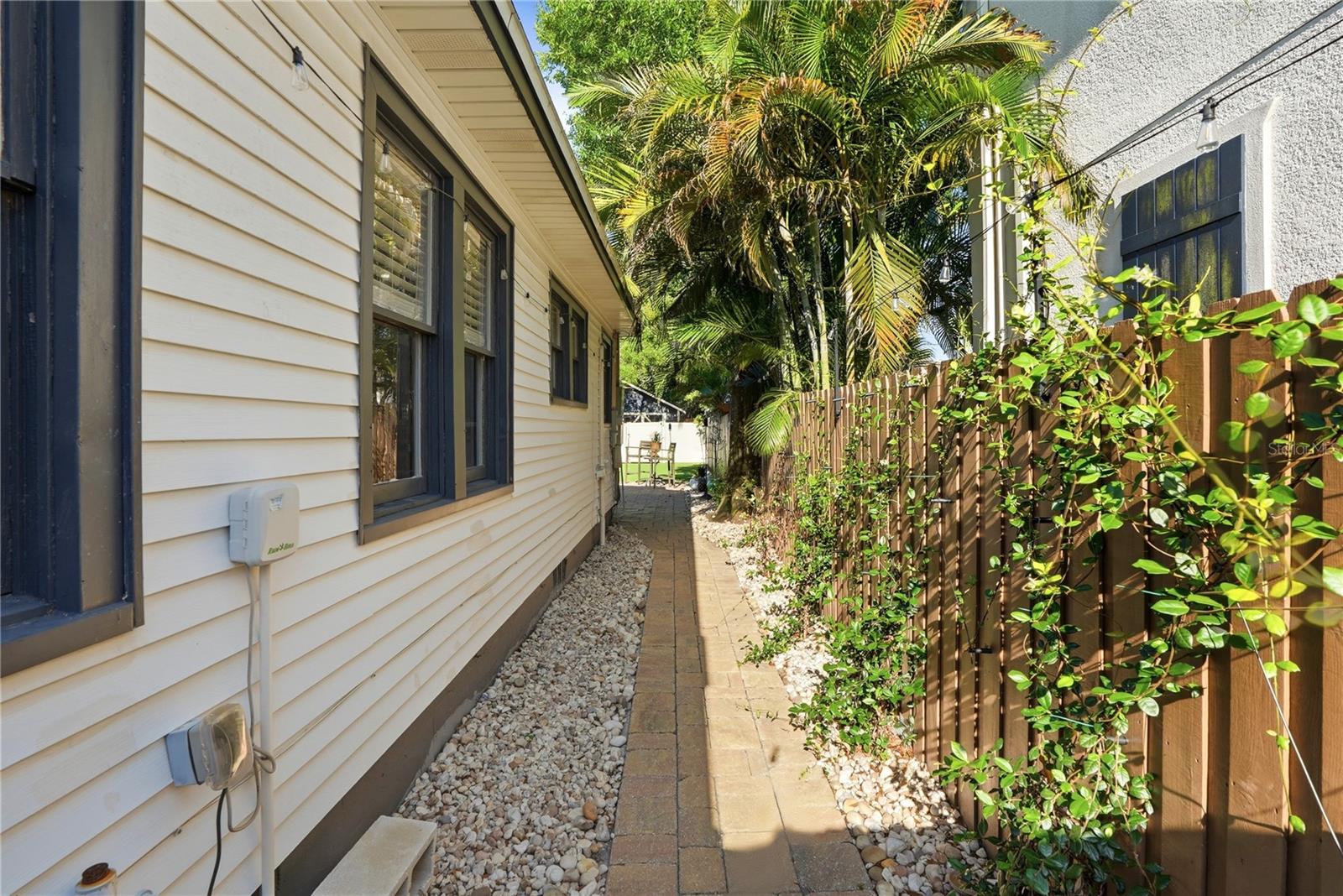 1011 14TH ST N, ST PETERSBURG, FL, 33705