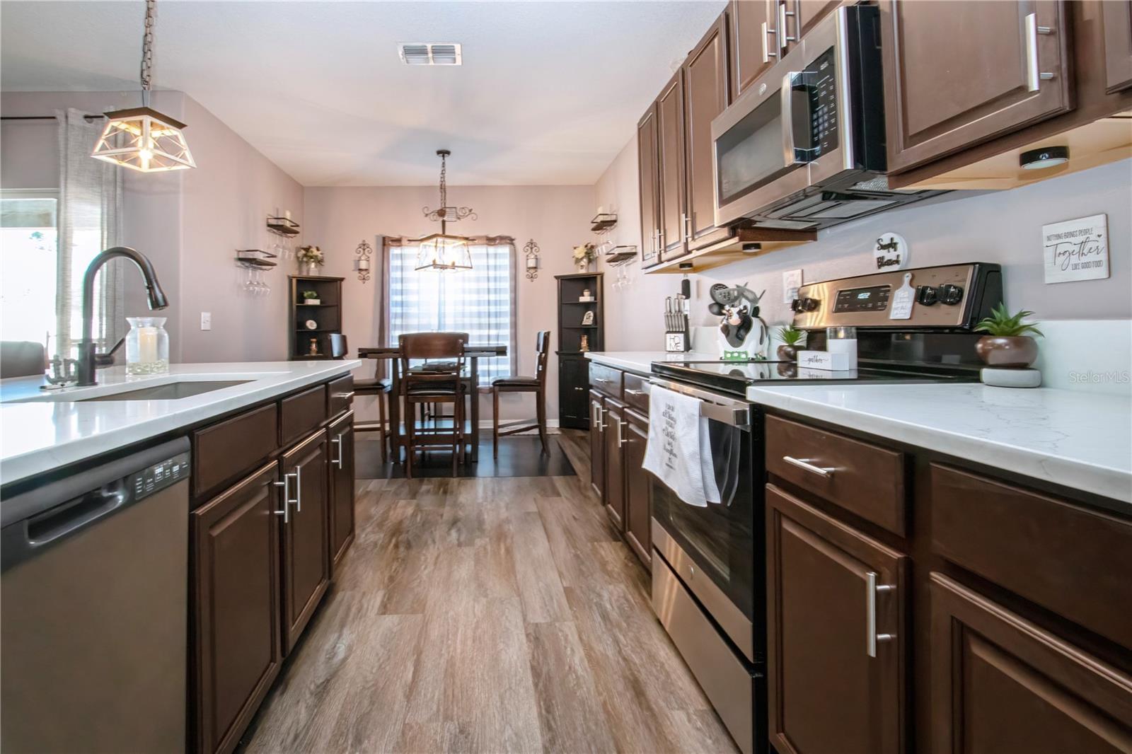 11330 VILLAS ON THE GREEN DR, RIVERVIEW, FL, 33579