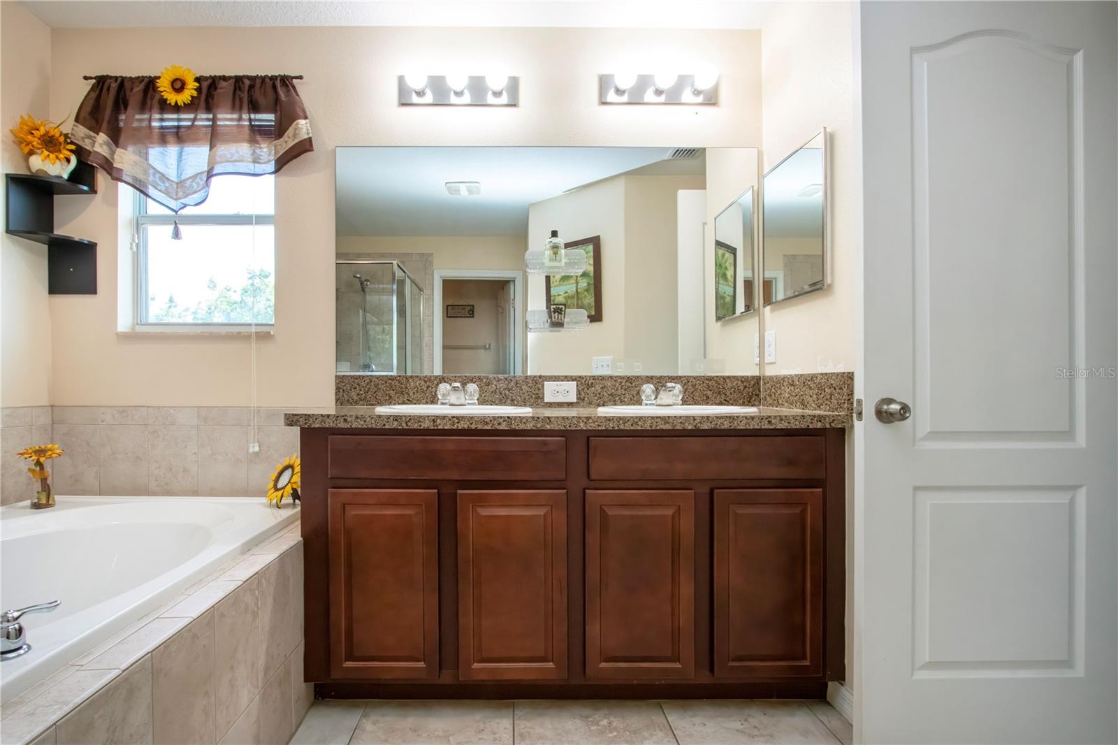 11330 VILLAS ON THE GREEN DR, RIVERVIEW, FL, 33579