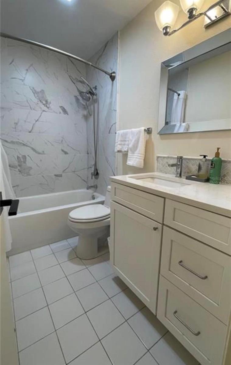 2708 SW 14TH DR #220, GAINESVILLE, FL, 32608