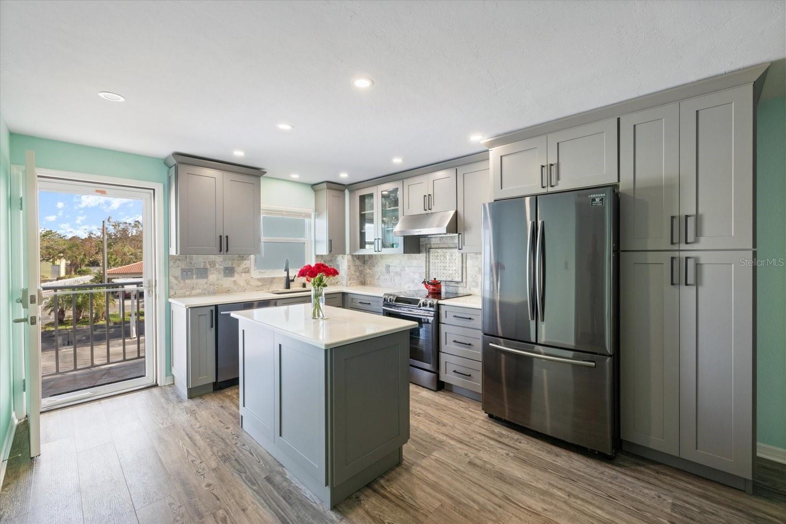 116 VISTA HERMOSA CIR #204C, SARASOTA, FL, 34242