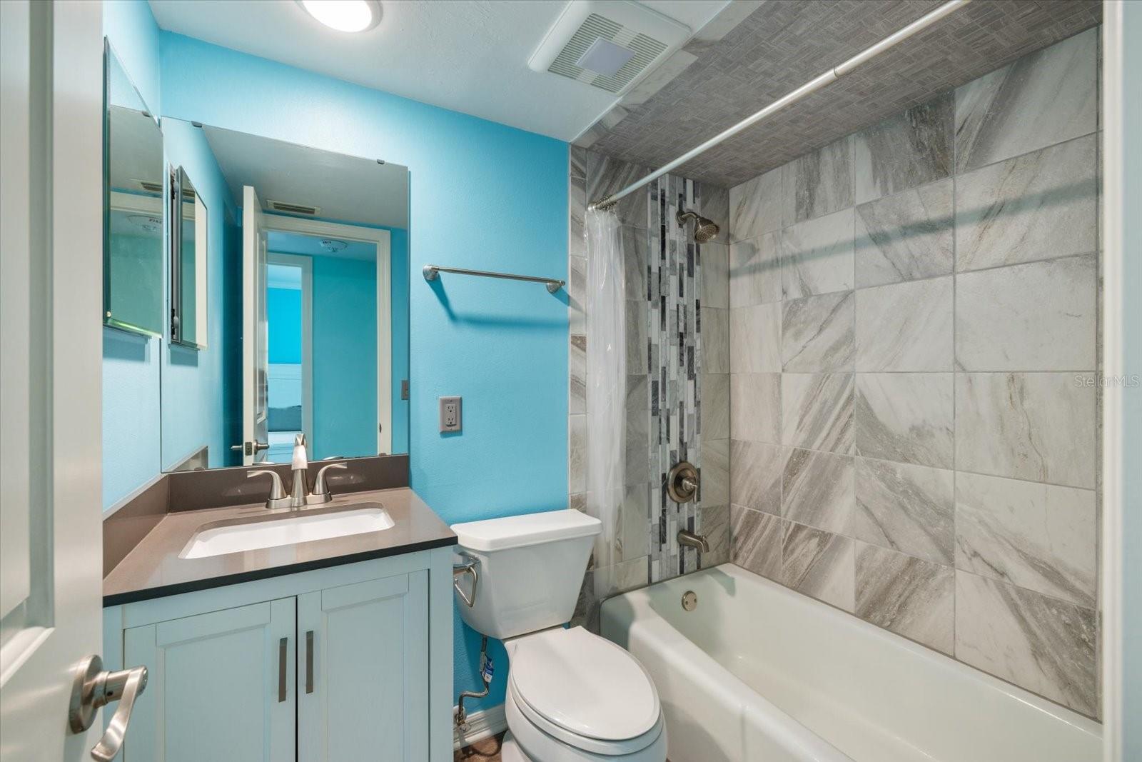 116 VISTA HERMOSA CIR #204C, SARASOTA, FL, 34242