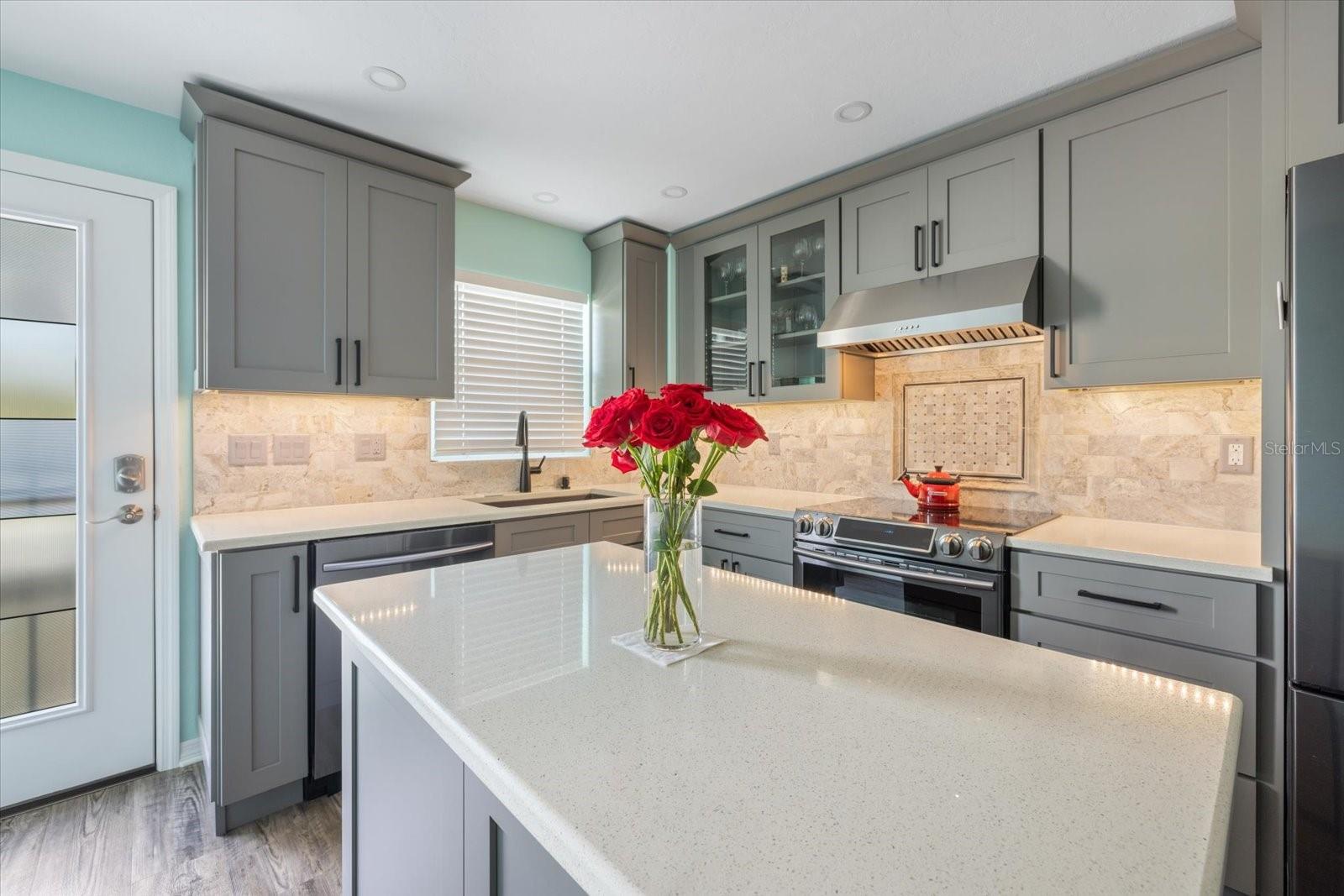 116 VISTA HERMOSA CIR #204C, SARASOTA, FL, 34242