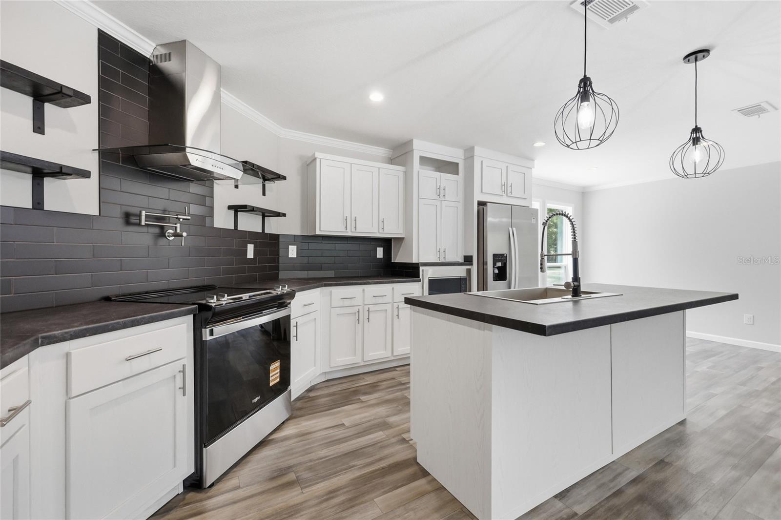672 SW NEWARK DR, FORT WHITE, FL, 32038