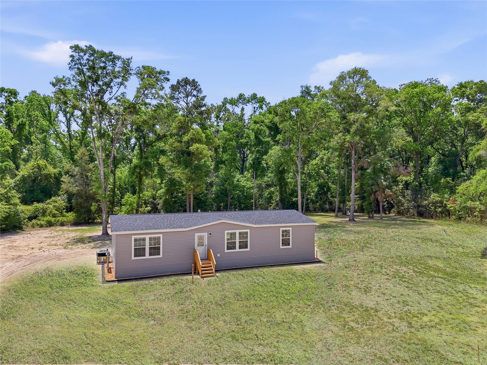 672 SW NEWARK DR, FORT WHITE, FL, 32038