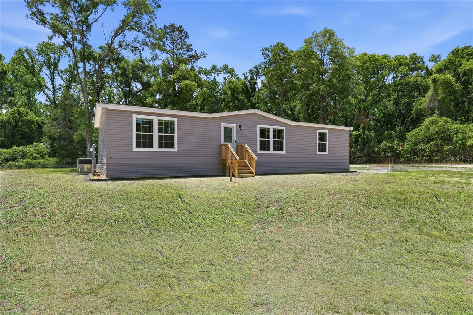 672 SW NEWARK DR, FORT WHITE, FL, 32038