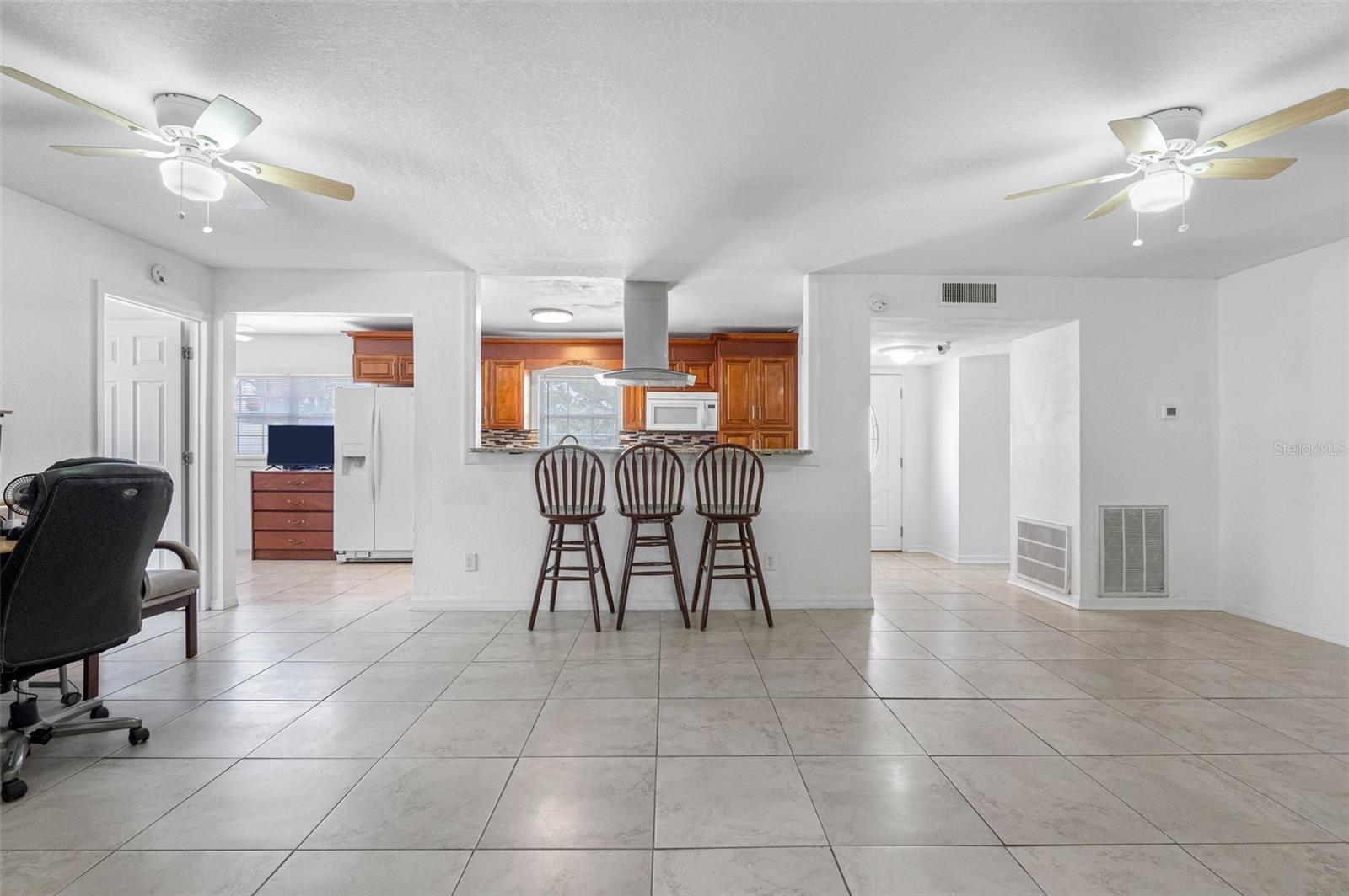 6033 AMBASSADOR DR, TAMPA, FL, 33615