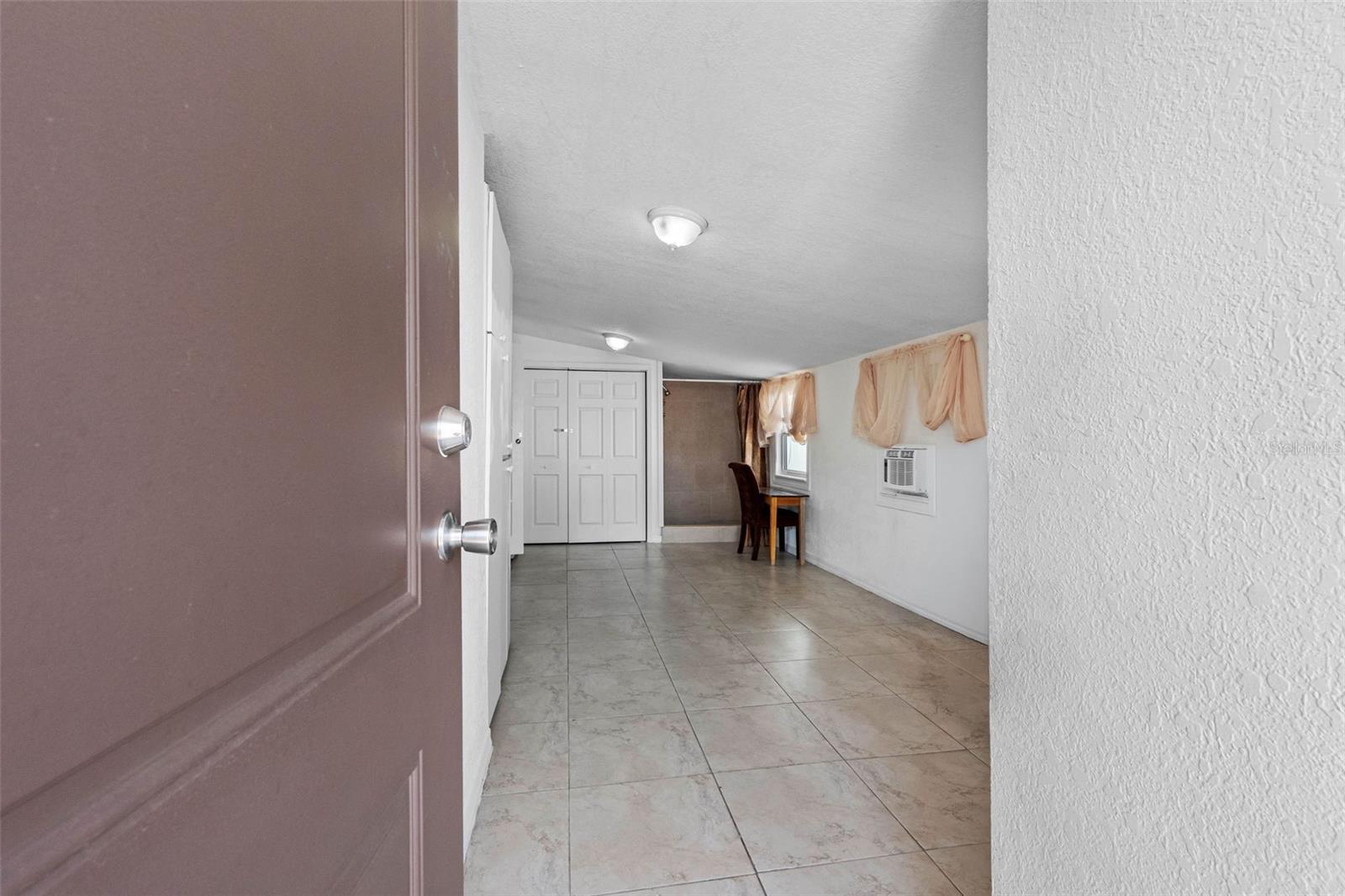 6033 AMBASSADOR DR, TAMPA, FL, 33615