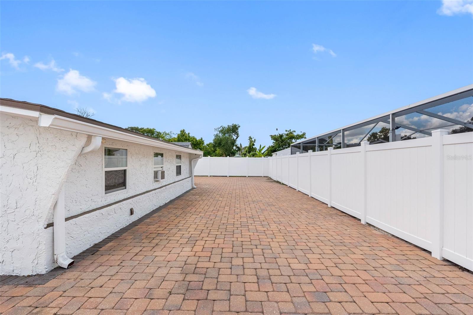 6033 AMBASSADOR DR, TAMPA, FL, 33615